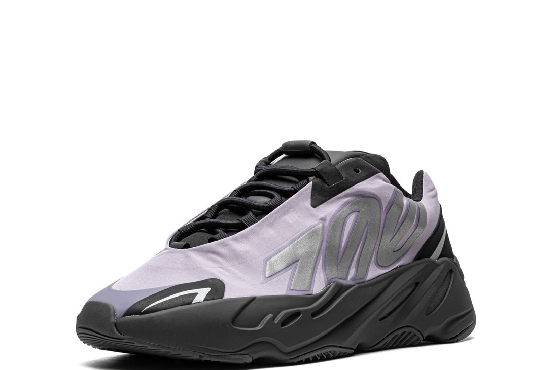 Fake Realistic Yeezy 700 MNVN Geode 2022 Sneakers (4)